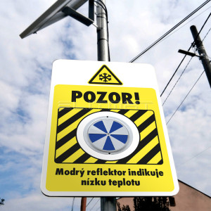 TEPELN ZARIADENIE S REFLEKTORMI